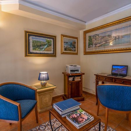 Hotel Mediterraneo Сиракуза Екстериор снимка
