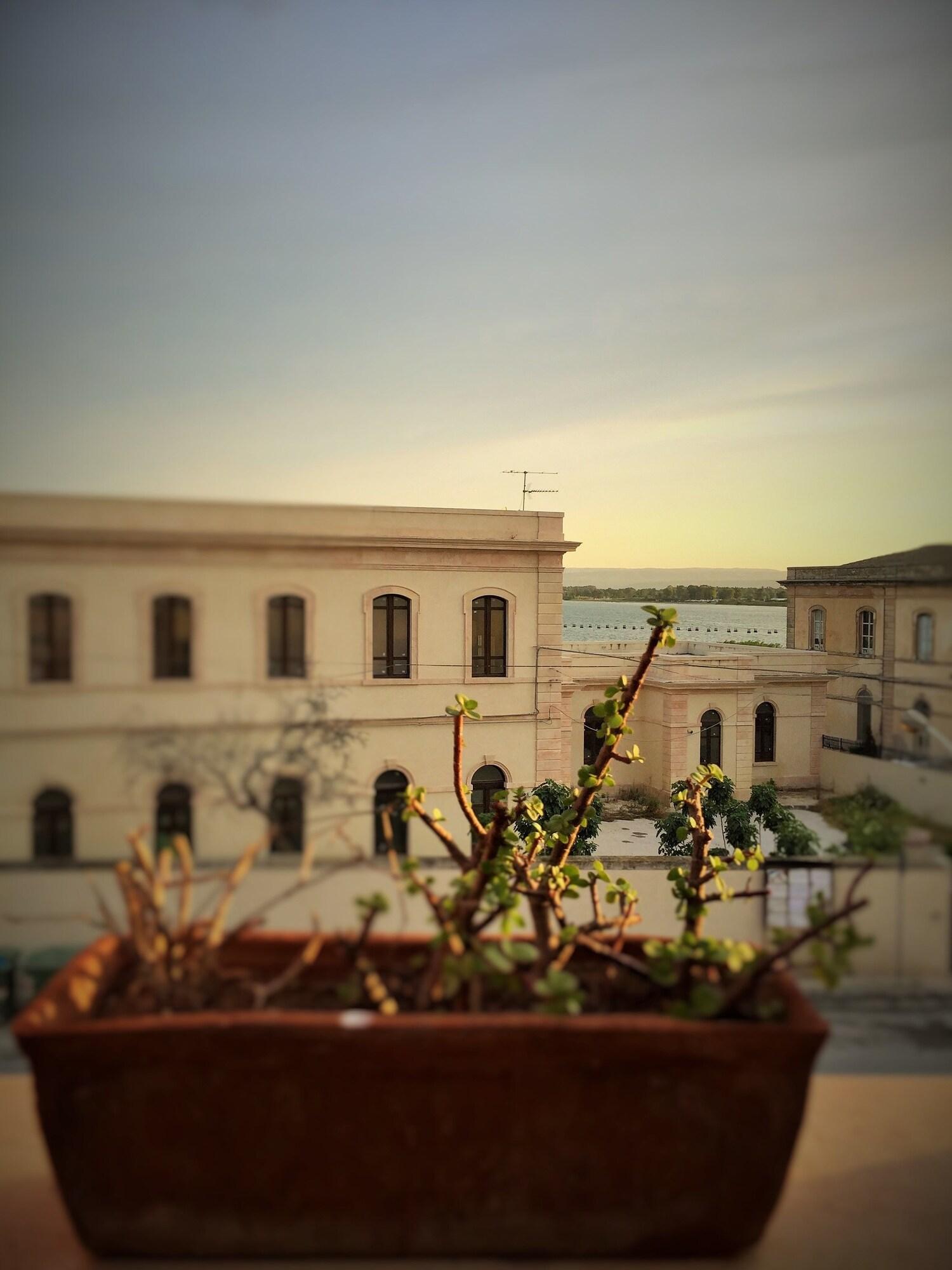 Hotel Mediterraneo Сиракуза Екстериор снимка