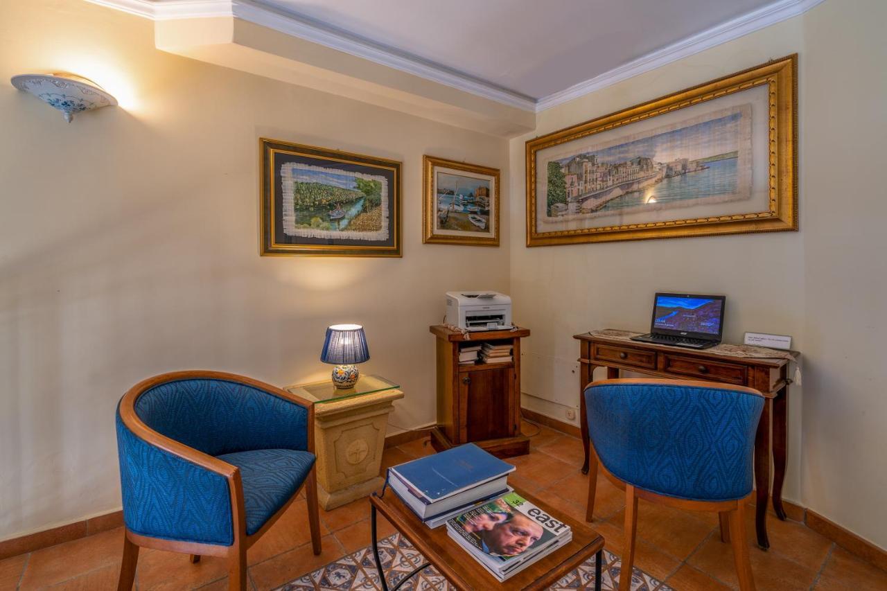 Hotel Mediterraneo Сиракуза Екстериор снимка