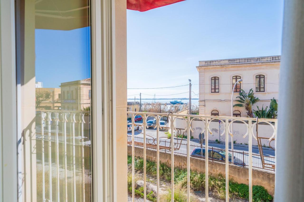 Hotel Mediterraneo Сиракуза Екстериор снимка
