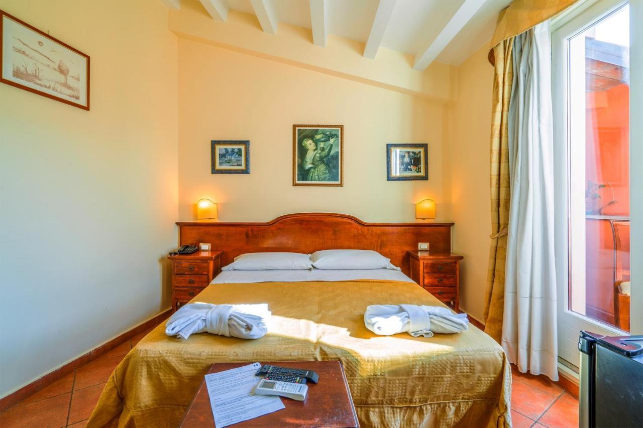 Hotel Mediterraneo Сиракуза Екстериор снимка