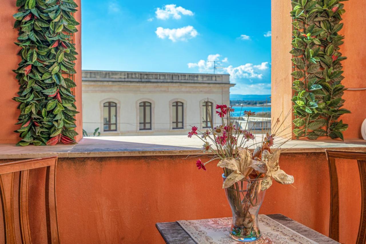 Hotel Mediterraneo Сиракуза Екстериор снимка