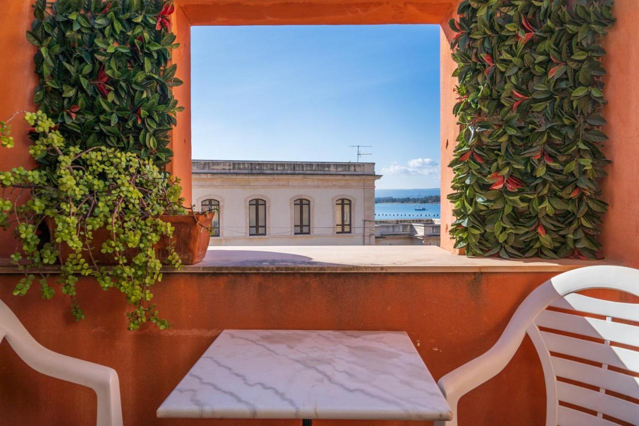 Hotel Mediterraneo Сиракуза Екстериор снимка