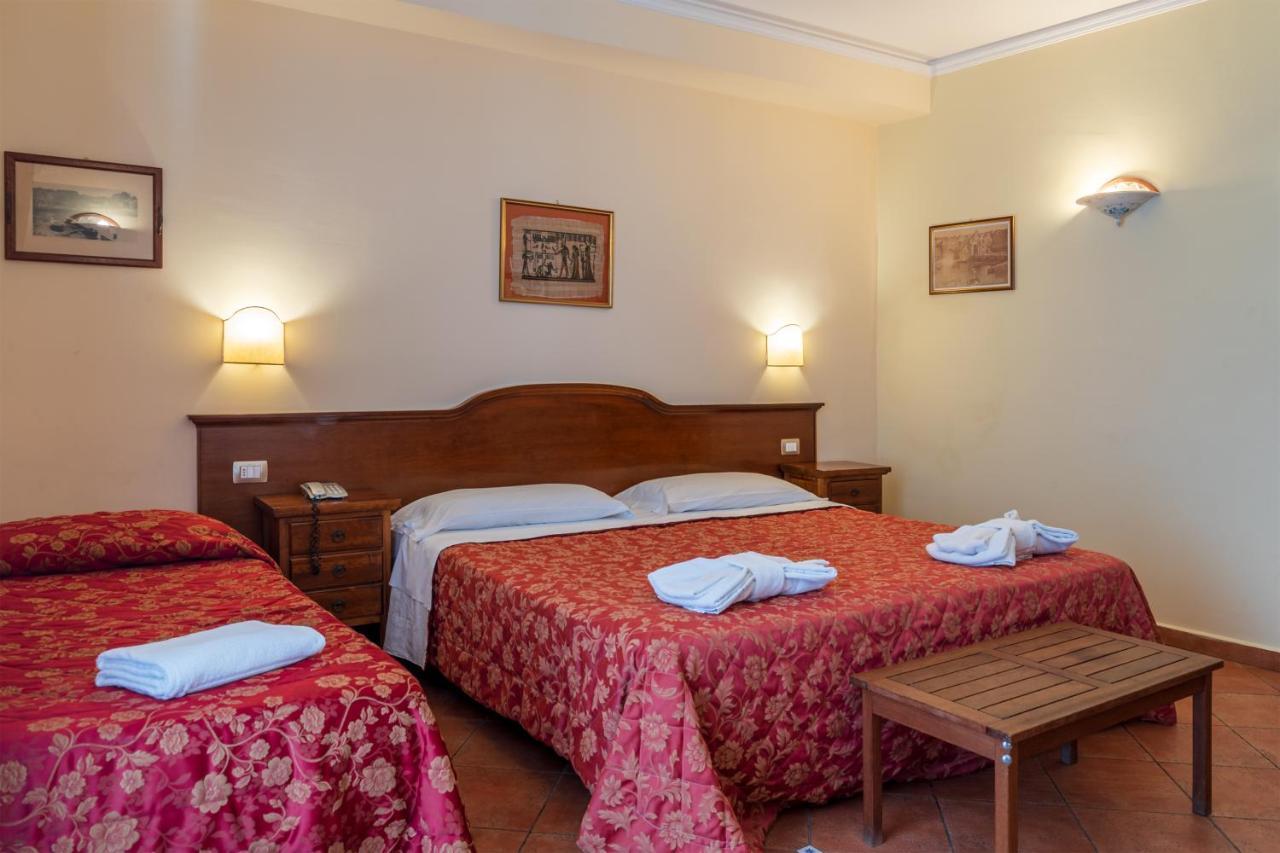 Hotel Mediterraneo Сиракуза Екстериор снимка