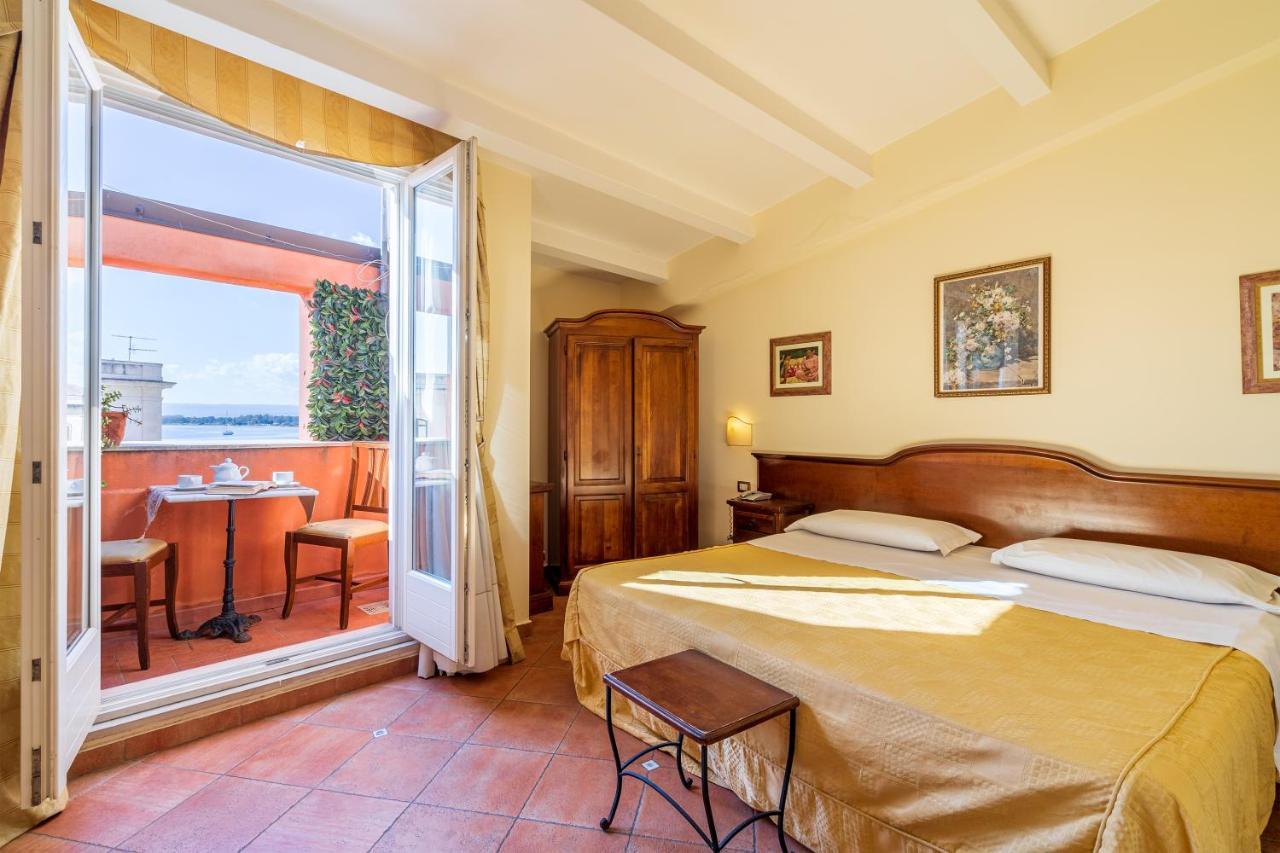 Hotel Mediterraneo Сиракуза Екстериор снимка