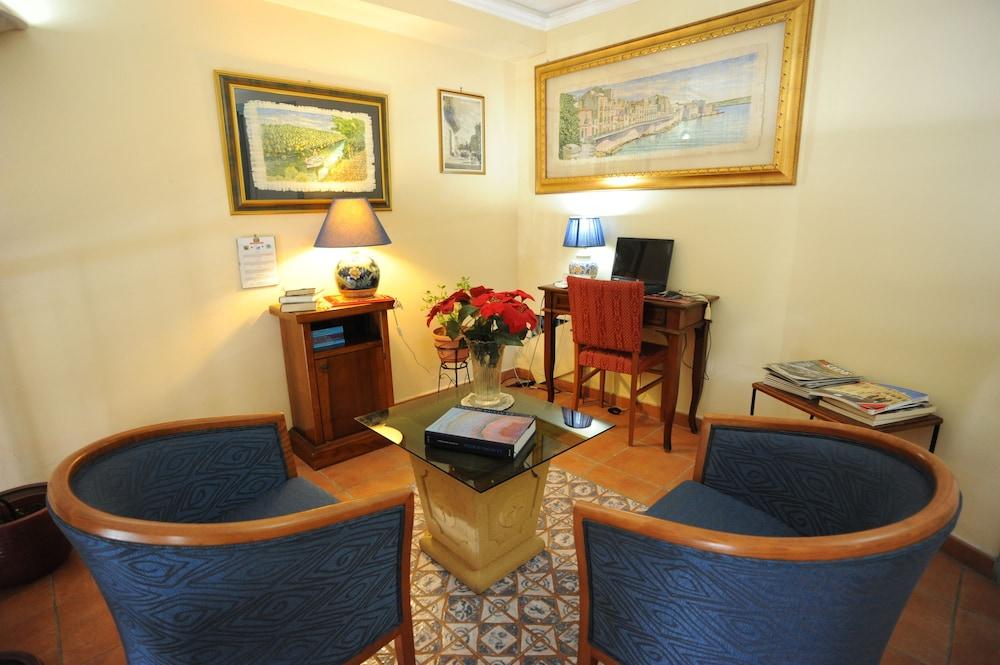 Hotel Mediterraneo Сиракуза Екстериор снимка