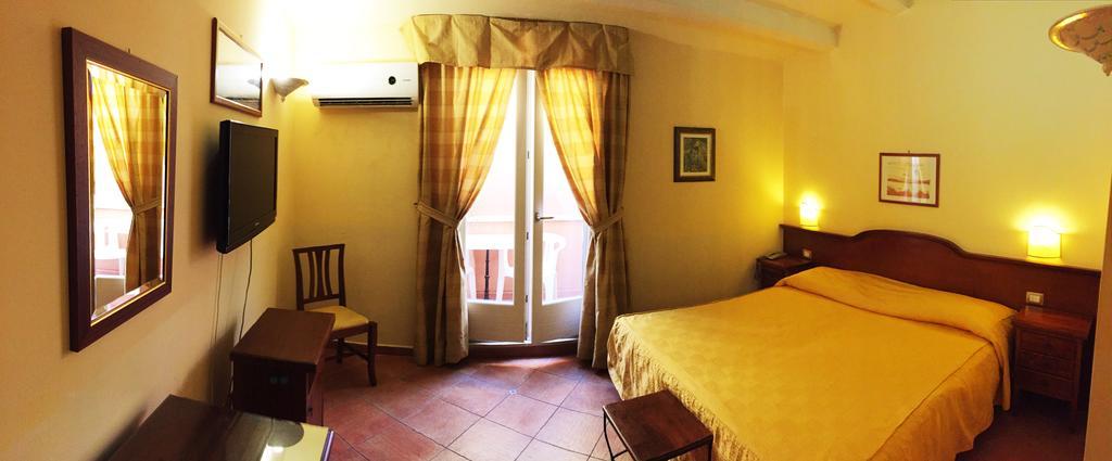 Hotel Mediterraneo Сиракуза Екстериор снимка