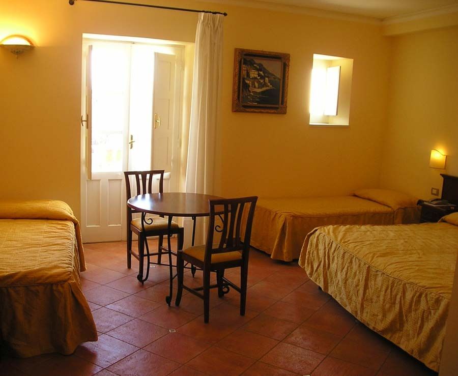 Hotel Mediterraneo Сиракуза Стая снимка
